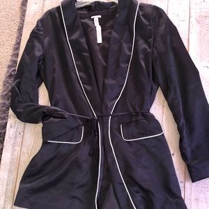 Victoria’s Secret short black robe size small!